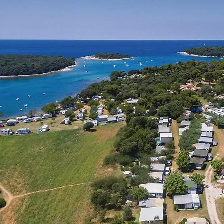 Nice Apartment In Pula With Kitchen *