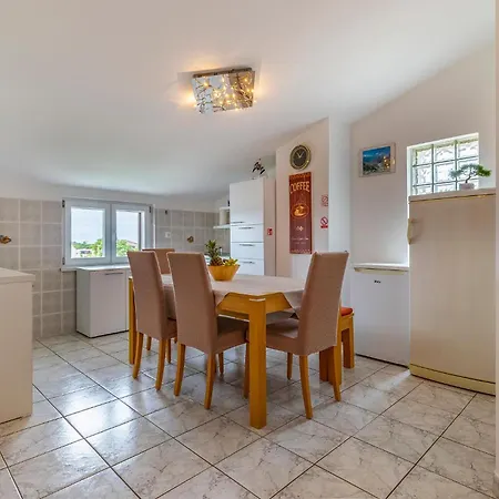 Апартаменты Nice Apartment In Pula With Kitchen *