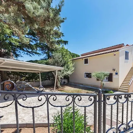 Apartamento Nice In With Kitchen Pula