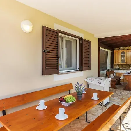 Nice Apartment In Pula With Kitchen
