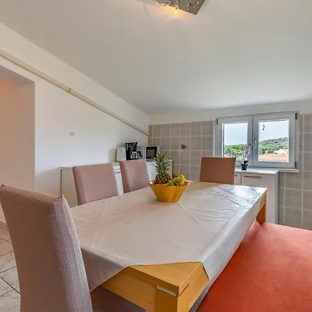 Apartment Nice Apartment In Pula With Kitchen *